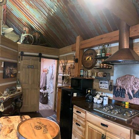 핫스프링스 Fox Pass Cabins B&B 외부 사진