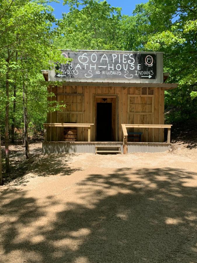 핫스프링스 Fox Pass Cabins B&B 외부 사진