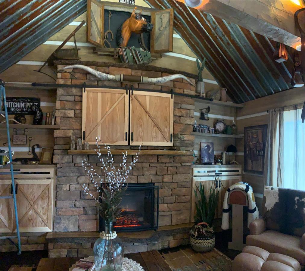 핫스프링스 Fox Pass Cabins B&B 외부 사진