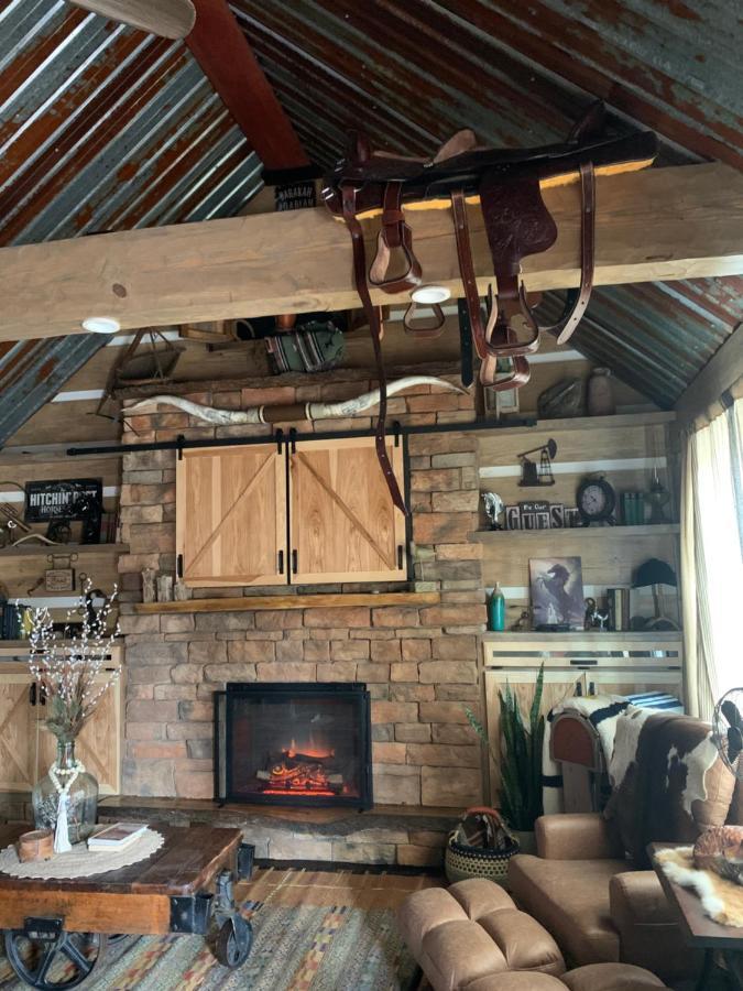 핫스프링스 Fox Pass Cabins B&B 외부 사진